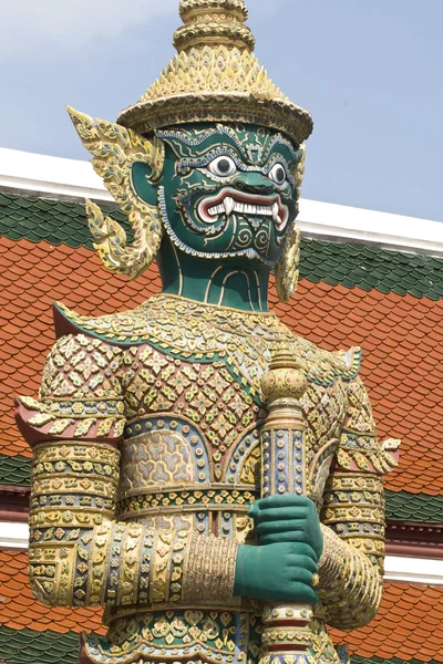 监护人雕像在宏伟的宫殿，曼谷 — 图库照片