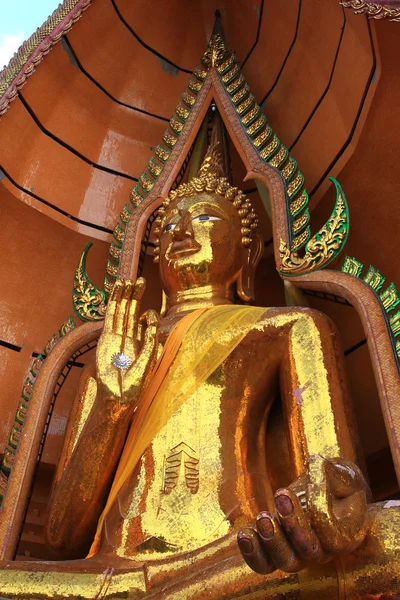 Uma estátua de Buda sentada — Fotografia de Stock