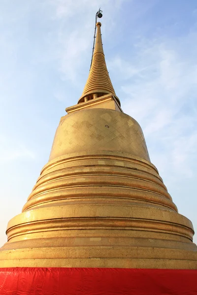 Gouden mount in bangkok — Stockfoto
