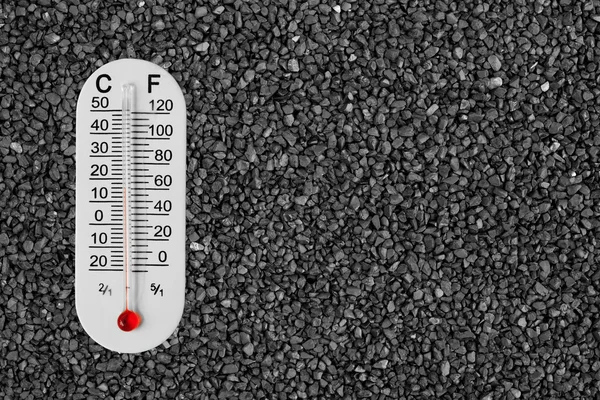 Termometro su pietra — Foto Stock