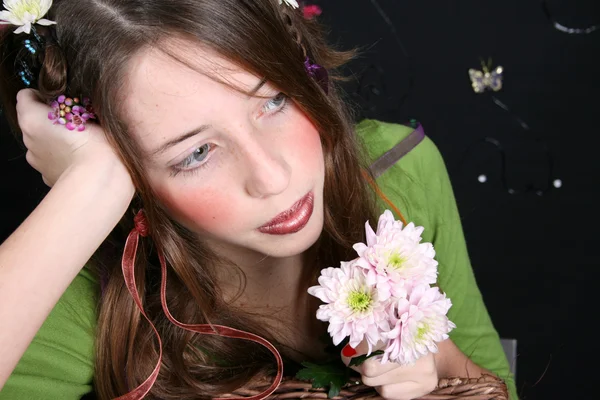 Chica con flores — Foto de Stock