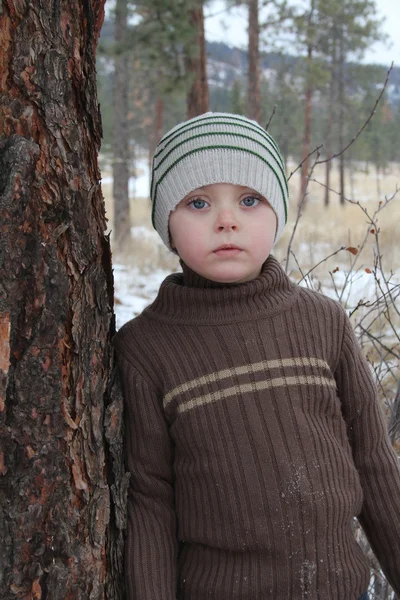 Niño de invierno — Foto de Stock
