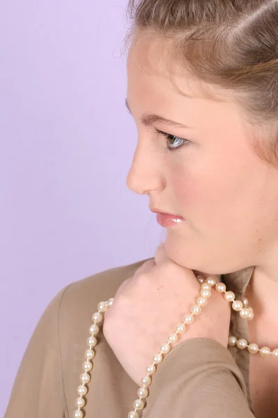 Teen with pearls — Stock Photo, Image