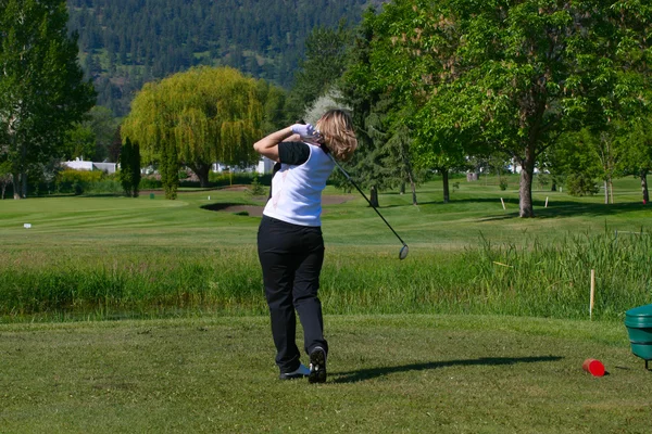 Golfista femenina — Foto de Stock