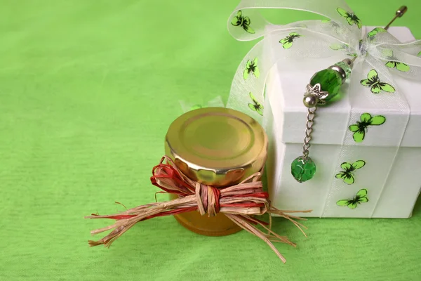 Box and Honey Jar — Stock Photo, Image