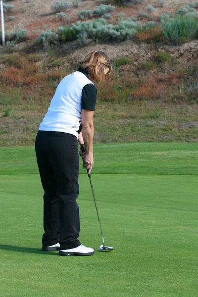 Female Golfer — Stock Photo, Image