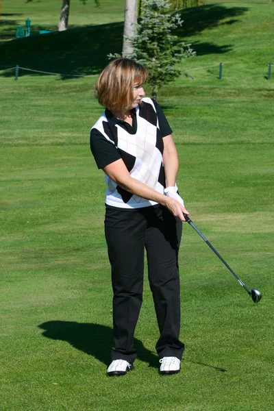Kvinnliga golfare — Stockfoto