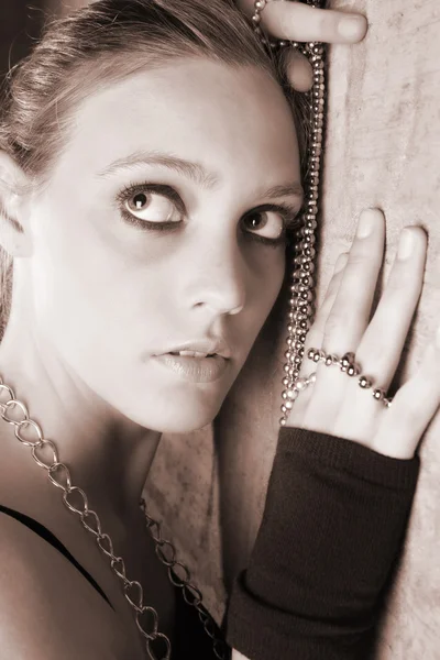有的珠子的女模特 — 图库照片