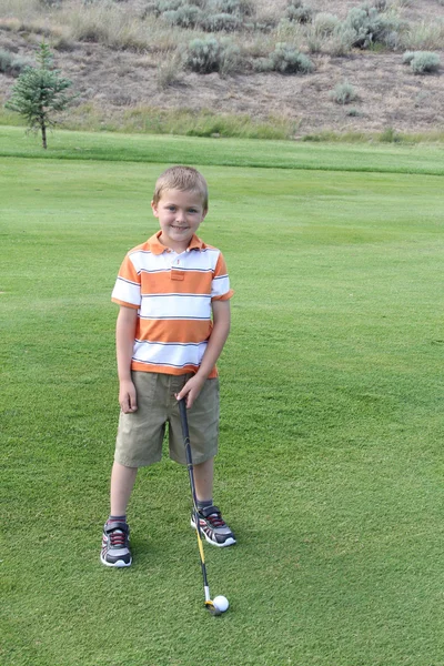 Joven golfista —  Fotos de Stock