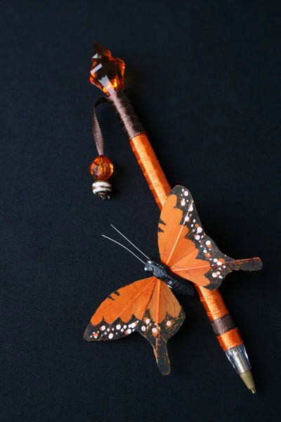 笔和蝴蝶 — 图库照片