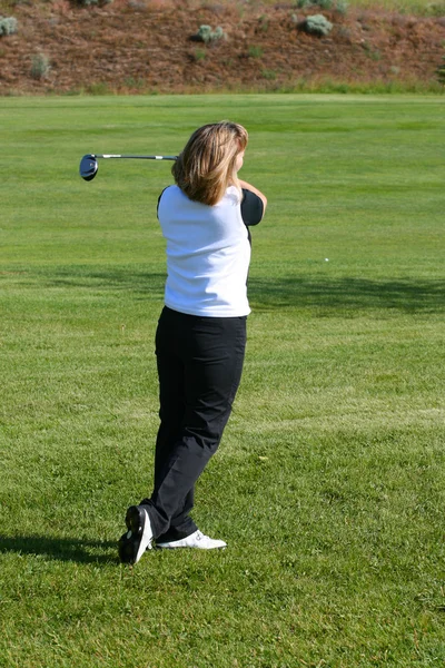 Golfista feminina — Fotografia de Stock