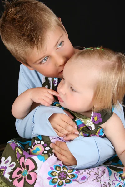 Fratello e sorella — Foto Stock