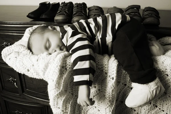 Sovande pojke — Stockfoto