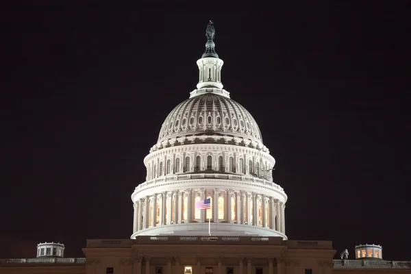 The US Capitol in the night — Stock Photo, Image