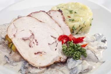 kavrulmuş domuz pirzolası