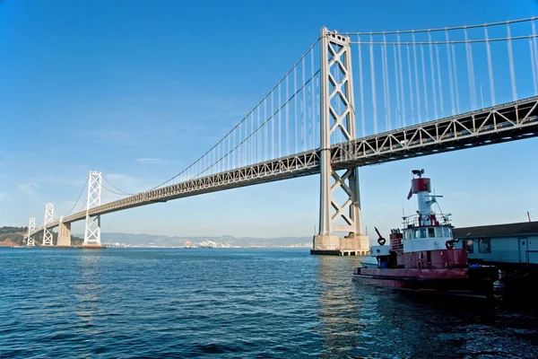 Hängebrücke in San Francisco nach Yerba Buena ist — Stockfoto