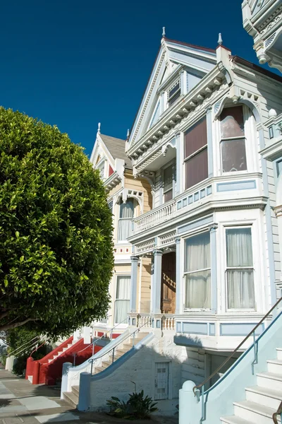 Alamo Square in San Francisco with Victorian houses — Stock Photo, Image