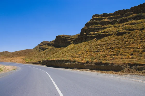 Türkmenistan dağlara giden yol.