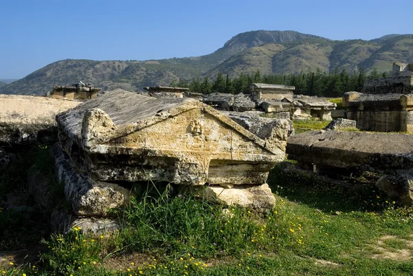 Antik Hierapolis kentinin kalıntıları, ilkbahar zamanı Türkiye — Stok fotoğraf