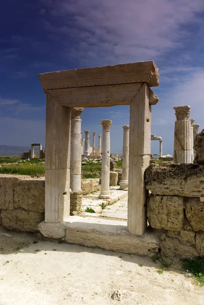 As Ruínas de Laodicéia uma cidade do Império Romano nos dias de hoje, Turquia, Pamukkale, Denizli . — Fotografia de Stock