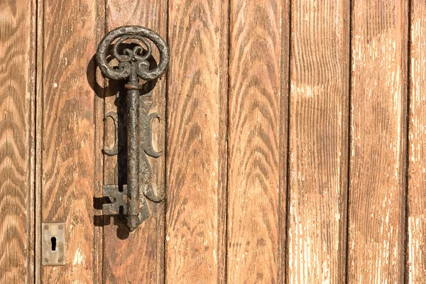 キーの形で古いドア ハンドル. — ストック写真