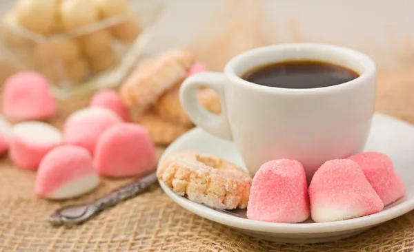 Печенье и кофе . — стоковое фото