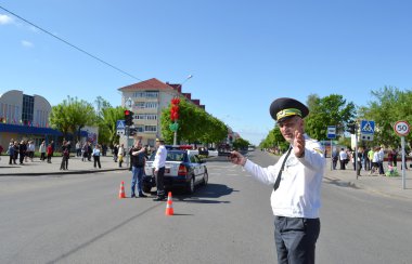 slutsk.staff gai sokaklarında sipariş yolda devam ediyor..