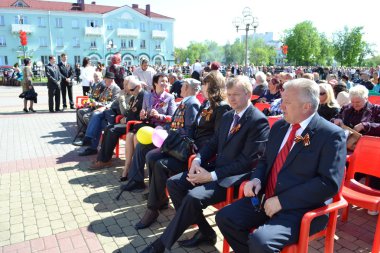 slutsk sokaklarında. vatandaşların tatil.