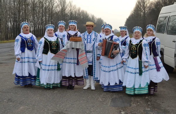 Colectivo folclórico Ternitsa. Belarús . — Foto de Stock