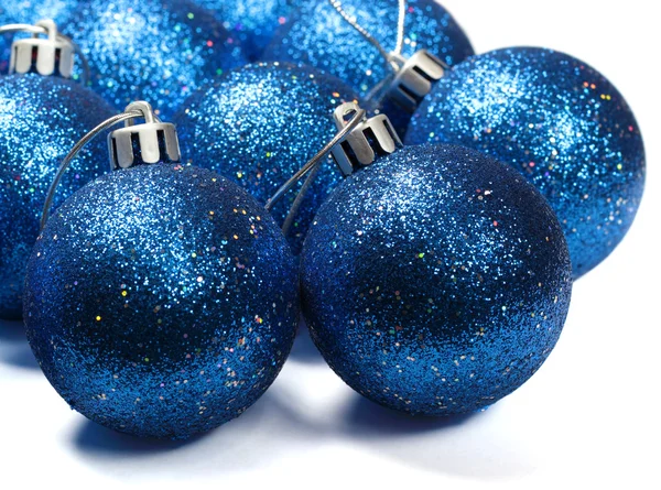 Μπλε spangled Χριστούγεννα μπάλες — Φωτογραφία Αρχείου