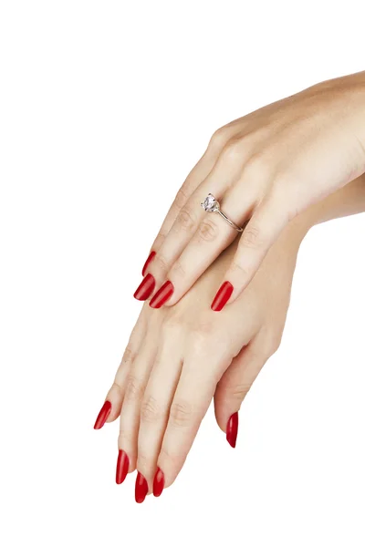 Žena nosí diamantový prsten — Stock fotografie