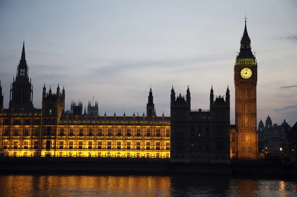 Big Ben e Westminster à noite — Fotografia de Stock