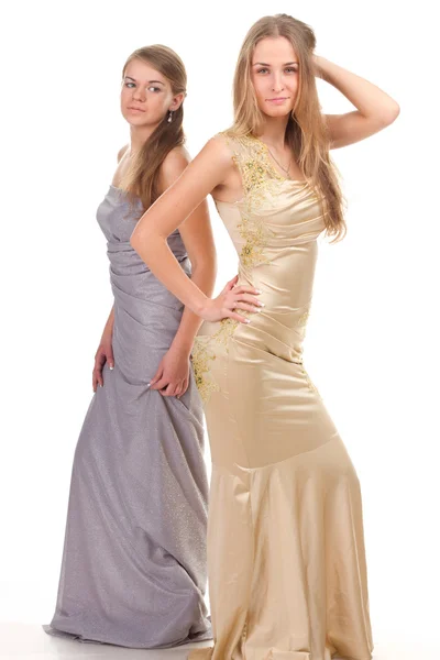 Afgunst van haar vrienden - twee meisjes in jurk — Stockfoto