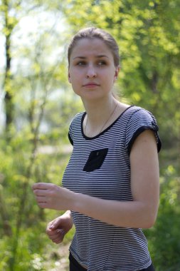 çekici bir kadın çalışan