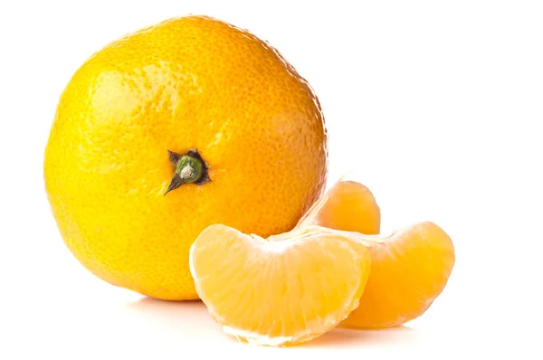 Oranžová mandarin, samostatný — Stock fotografie