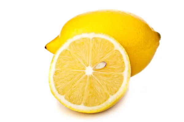 Frische gelbe Zitrone — Stockfoto