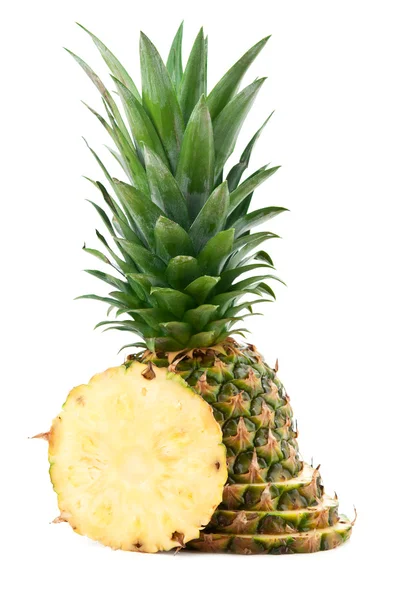 Świeży ananas na białym tle — Zdjęcie stockowe