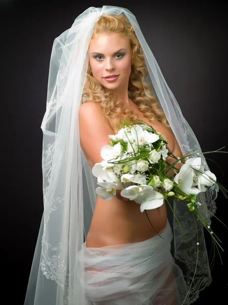 Обнаженная невеста — стоковое фото