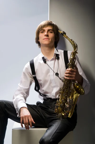 Guy a saxofon — Stock fotografie