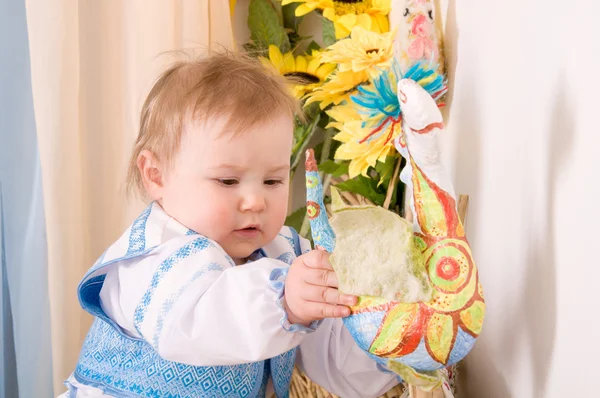 Los niños en el traje nacional de Ucrania — Foto de Stock