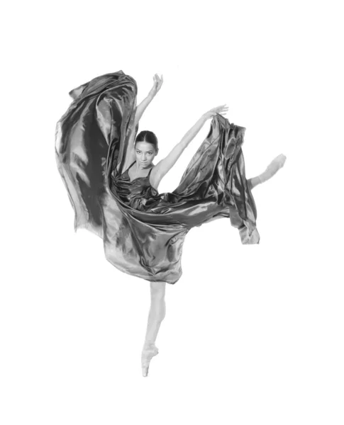 飛行のドレスのバレエ ダンサー — ストック写真