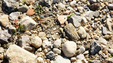 toprak, taş, çakıl ve diğer mineraller