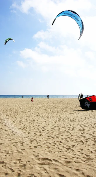 Kitesurfing na pláž Castelldefels Dětské — Stock fotografie