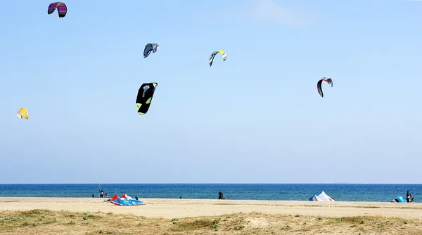 Kitesurfen in castelldefels, barcelona — Stockfoto