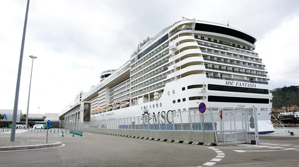 Transatlantic in the port of Barcelona — Stock Photo, Image
