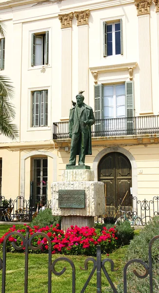 Sculpture of Santiago Rusiñol — 图库照片
