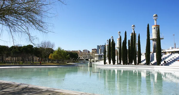 바르셀로나에서 공원의 연못 — 스톡 사진
