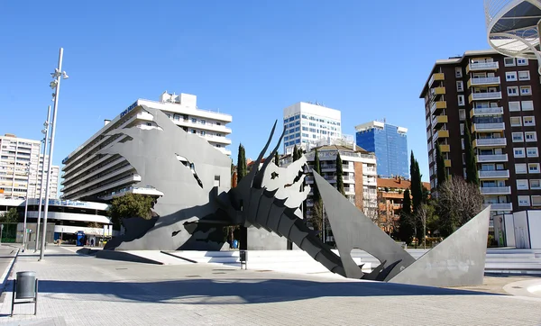 Dragonen i parken i barcelona — Stockfoto