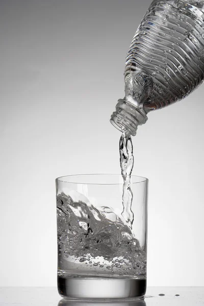 Мінеральна вода — стокове фото