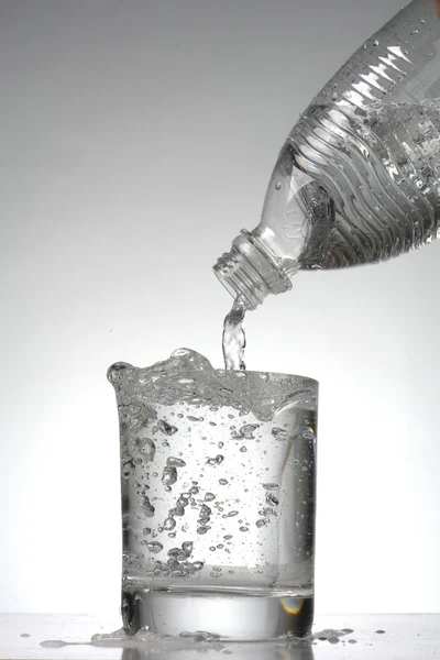 Мінеральна вода — стокове фото